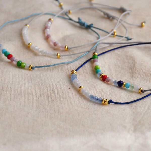 Colorful beaded adjustable bracelet - Image 5