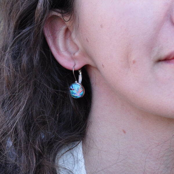 Strelitzia and red finch short glass dangles - Image 3